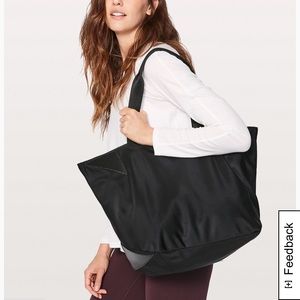 Lululemon acute tote